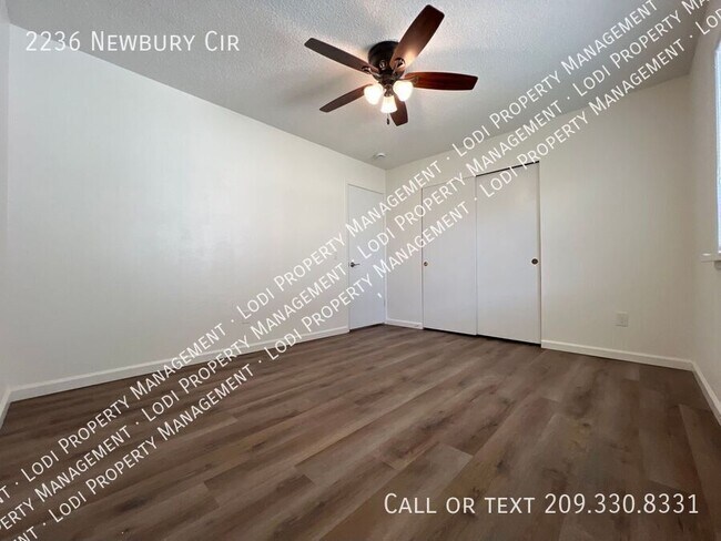 Building Photo - 2236 Newbury Cir