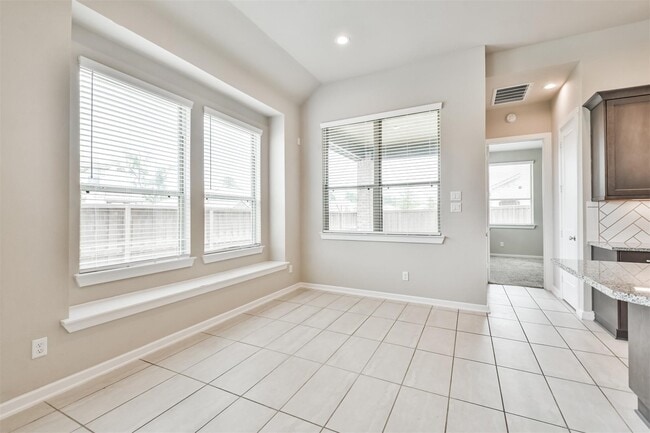 Building Photo - 27025 Sofia Forest Dr