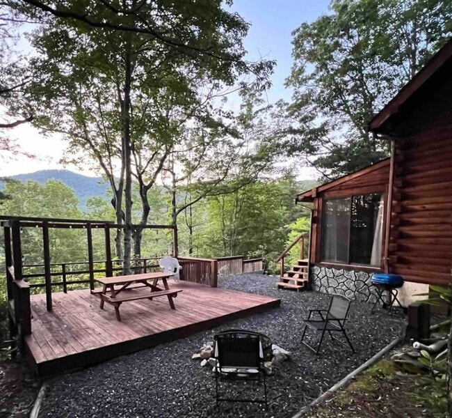 Building Photo - 84 Bear Wallow Dr