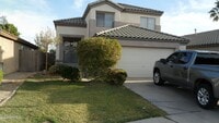 Building Photo - Large 4 Bedroom Lake Front Property on Premium Cul-De-Sac Lot