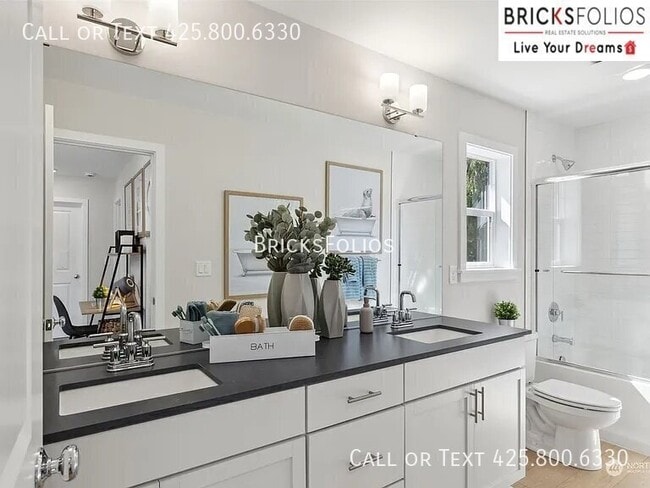 Building Photo - 3836 McCormick Vlg Dr
