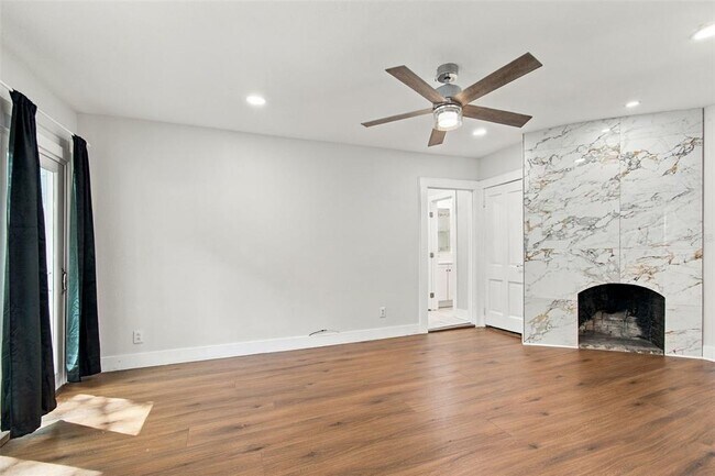 Building Photo - 524 3rd St N