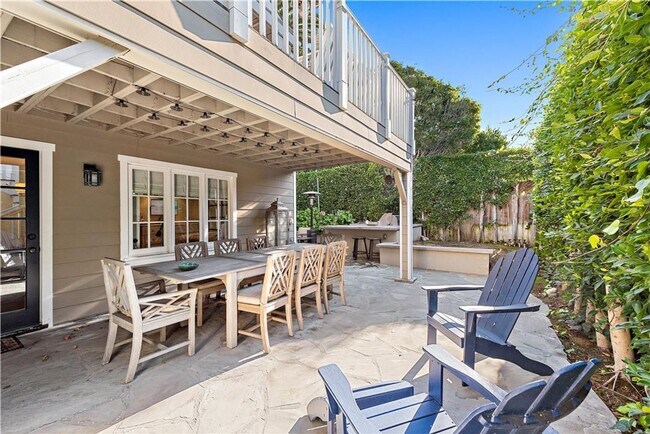Building Photo - Woods Cove Beach House
