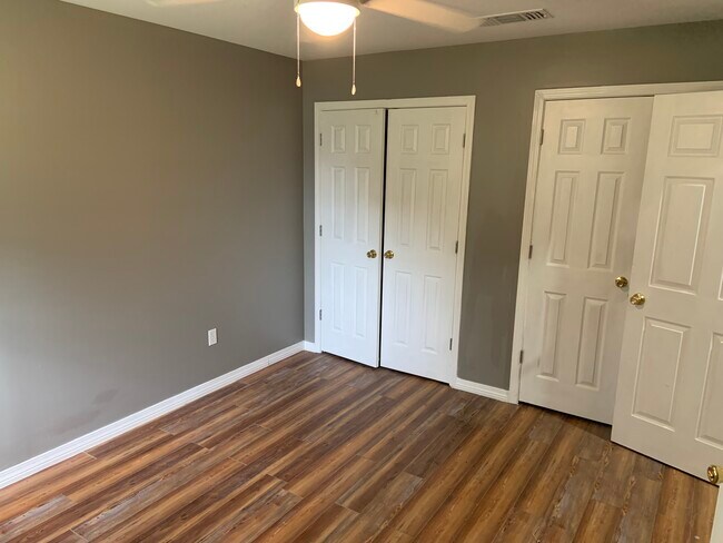 Building Photo - 1130 N 13th Ave