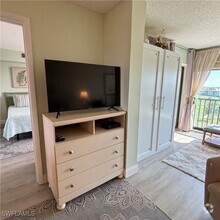 Building Photo - 7406 Lake Breeze Dr