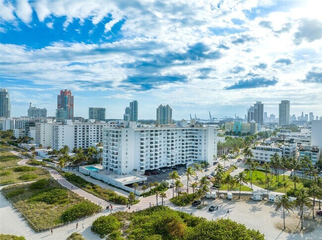 Building Photo - 465 Ocean Dr
