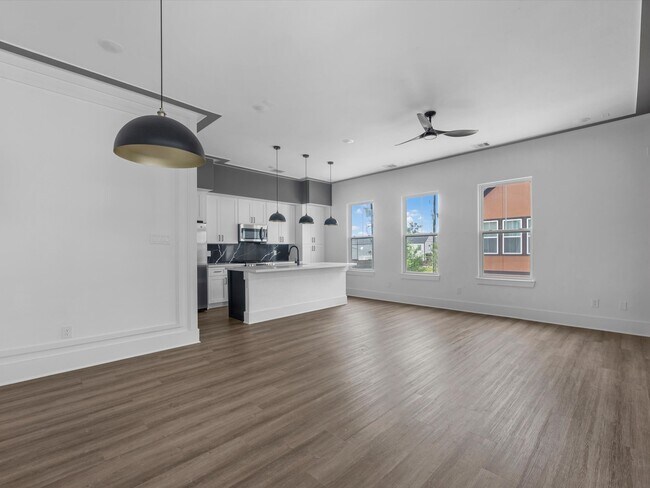 Building Photo - 9004 Orange Spg Dr