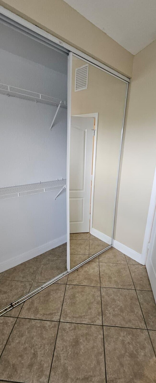 Building Photo - 4915 Springfield St