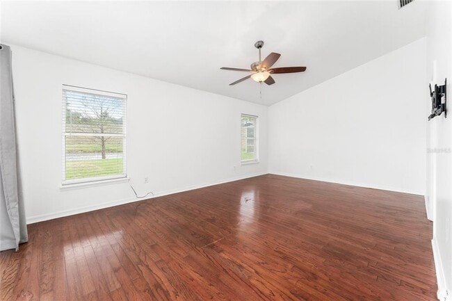 Building Photo - 8101 Canyon Lake Cir