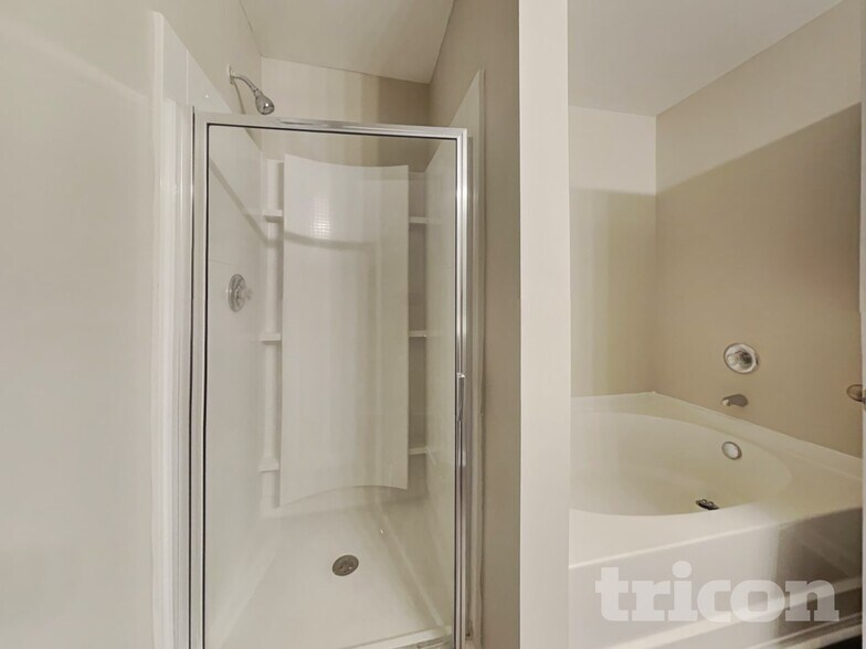 Building Photo - 547 Falls Cottage Run