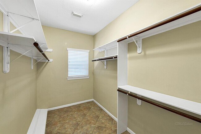 Building Photo - 22319 Fairbay Dr