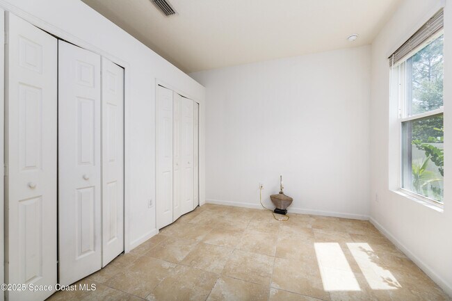 Building Photo - 632 Stonebriar Dr