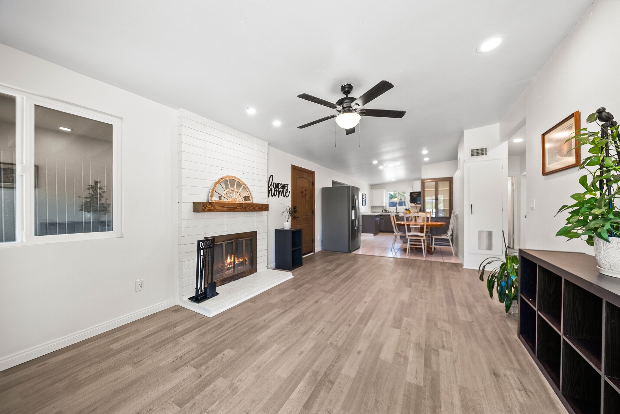 Building Photo - 9254 Fairlawn St