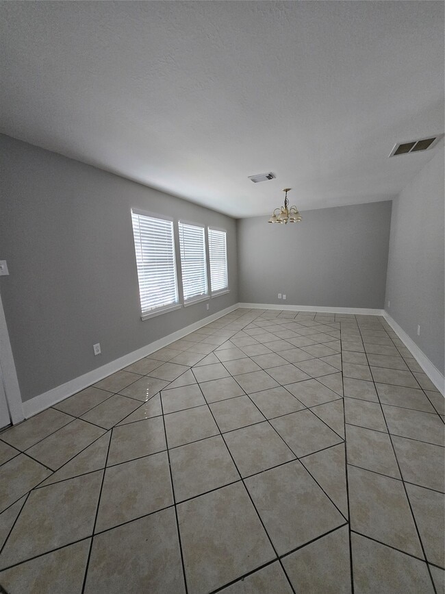 Building Photo - 15850 E Park Ct