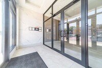 Building Photo - Charming 1BR Condo in Rego Park