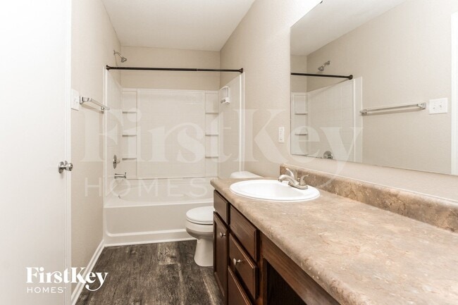 Building Photo - 8715 Hosta Way