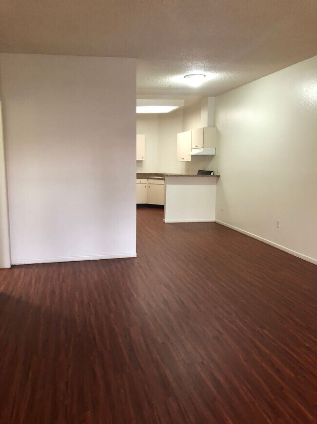 Building Photo - 3600 Sampson Ct