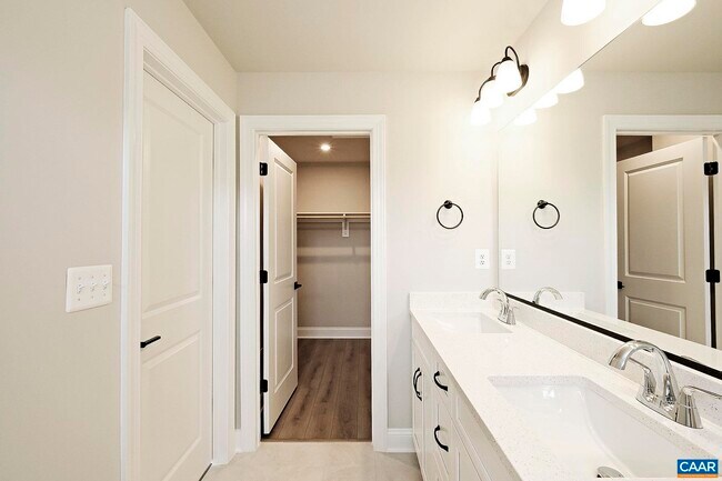 Building Photo - 4012 Talen Ln