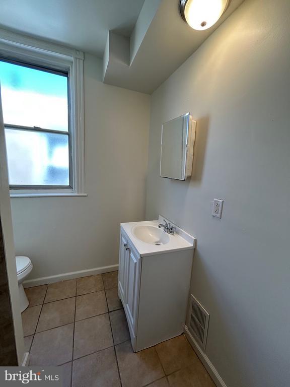 Building Photo - 606 N 55th St