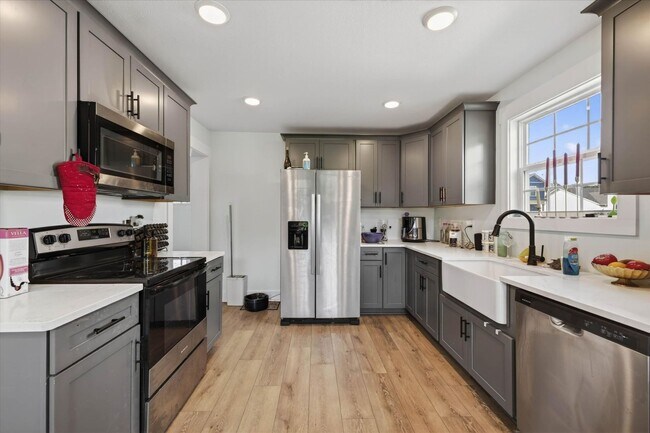 Building Photo - 542 Judah Cir
