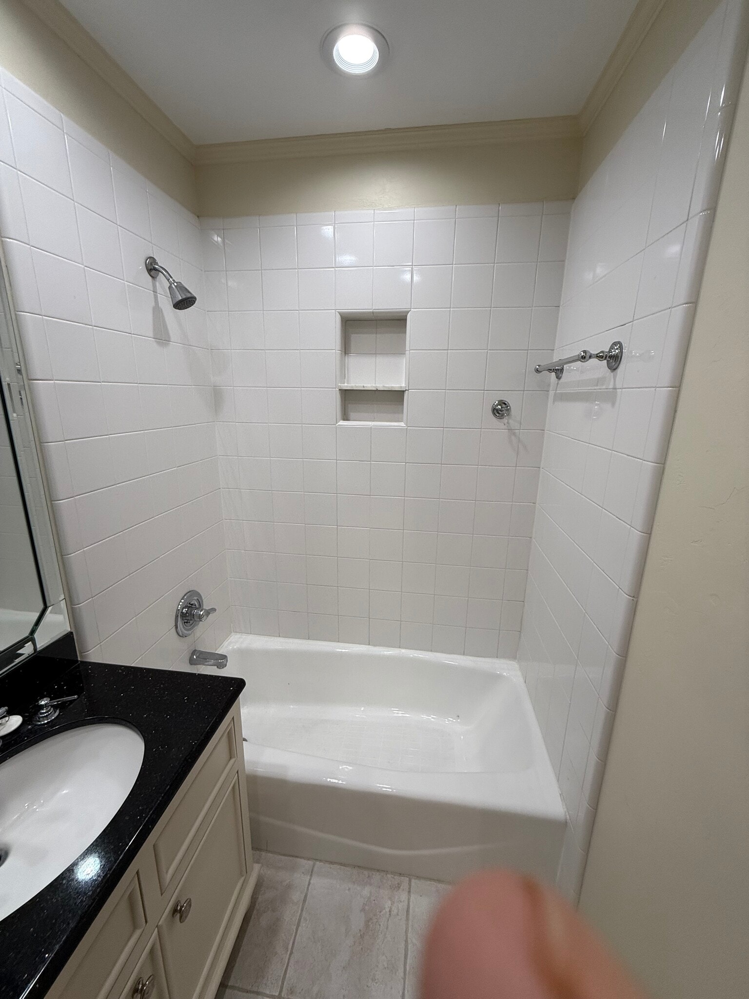 BATHROOM WITH TUB - 6507 Avondale Dr