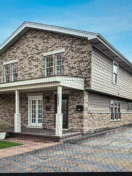 Building Photo - 7807 S Nagle Ave