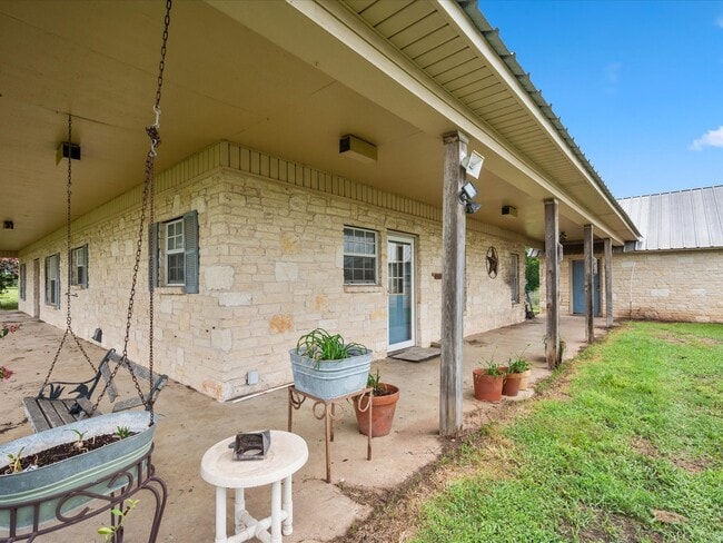 Building Photo - 17645 Hwy 6