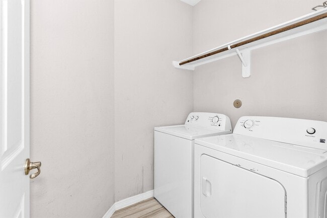 Building Photo - 6915 Pebble Pass Ln