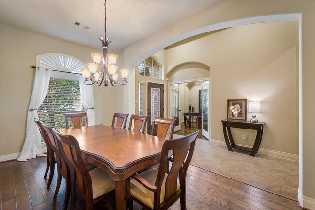 Building Photo - 27930 Colonial Point Dr