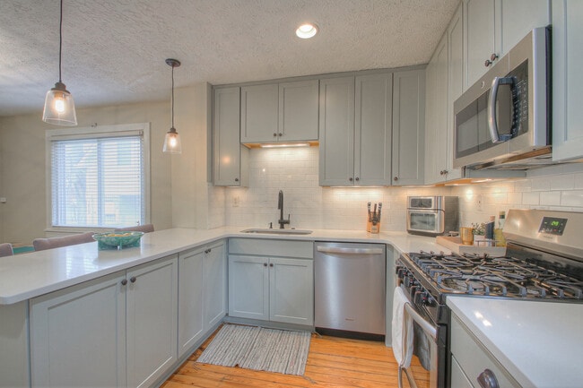 Building Photo - 1609A Cahal Ave
