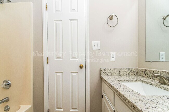 Building Photo - 505 Oak Run Dr