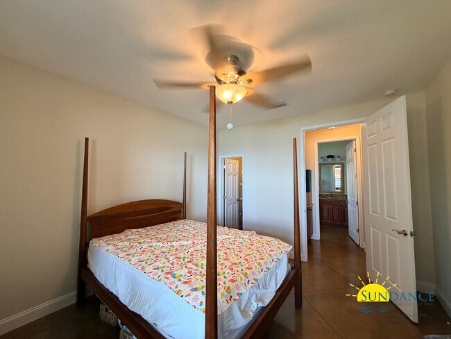 Building Photo - Beautiful Waterfront Property Near The Pallet Bar, Convenience Stores & Goofy Golf!