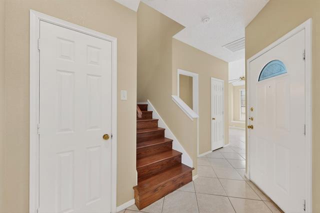 Building Photo - 6027 Homestead Ct