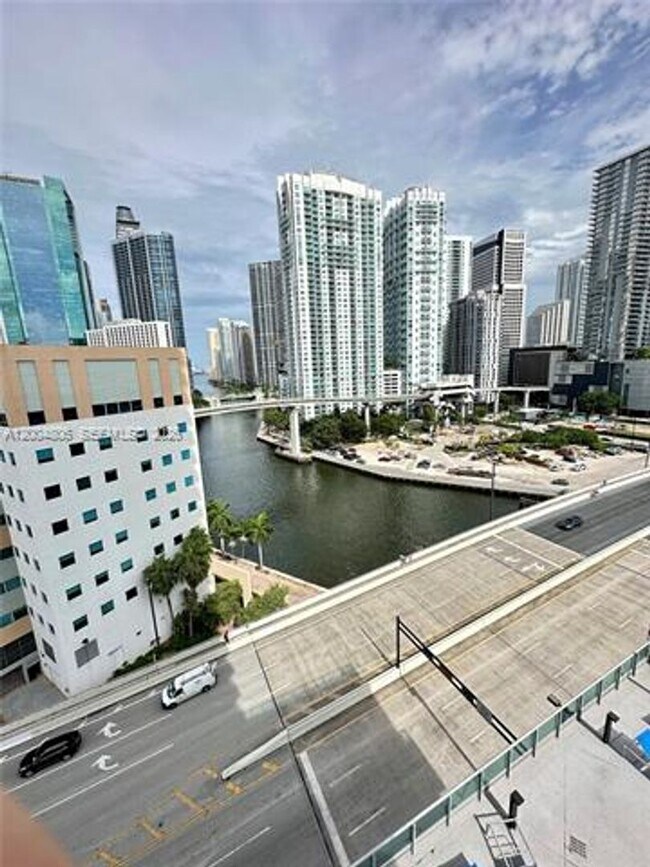 Building Photo - 350 S Miami Ave