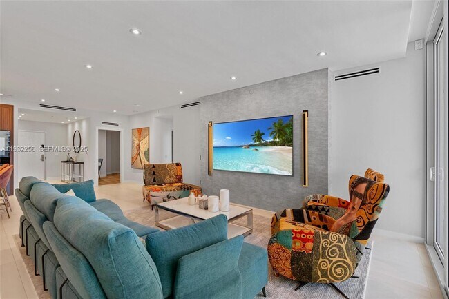 Building Photo - 16711 Collins Ave