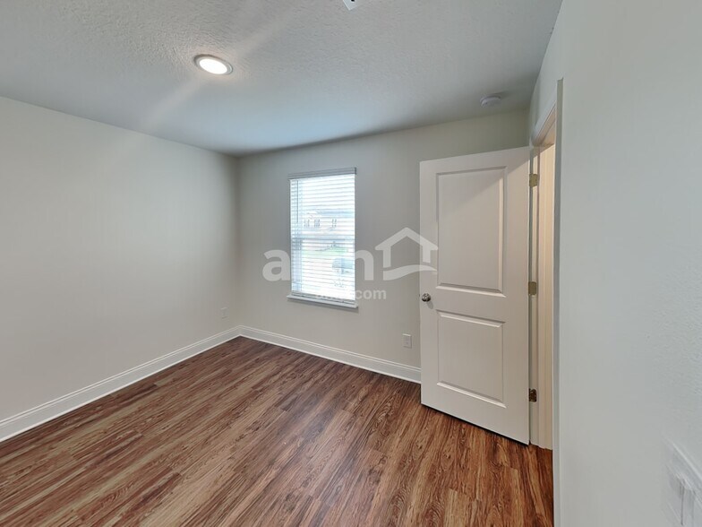 Building Photo - 6062 Little Blf Cir