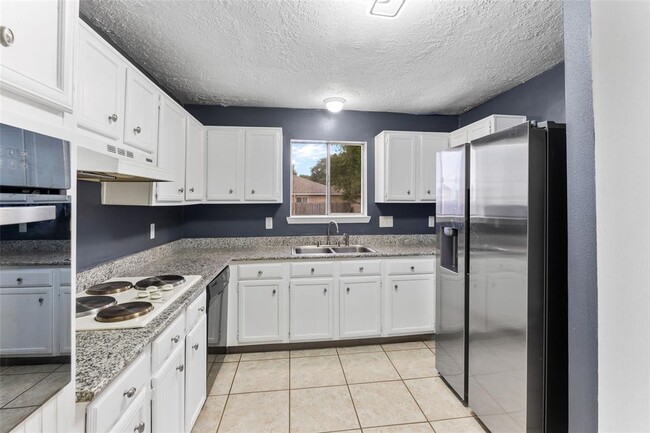 Building Photo - 22142 Pearl Lake Dr