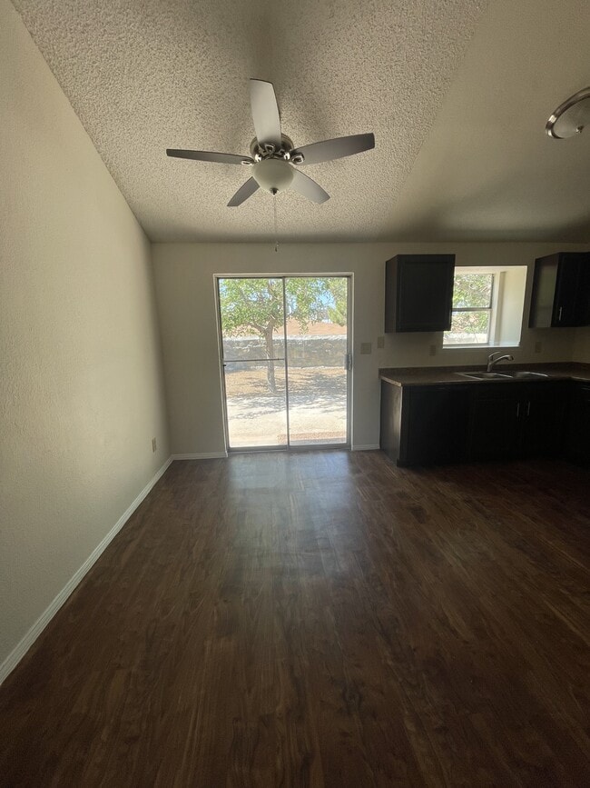 Building Photo - 12040 Sal Rasura Ct