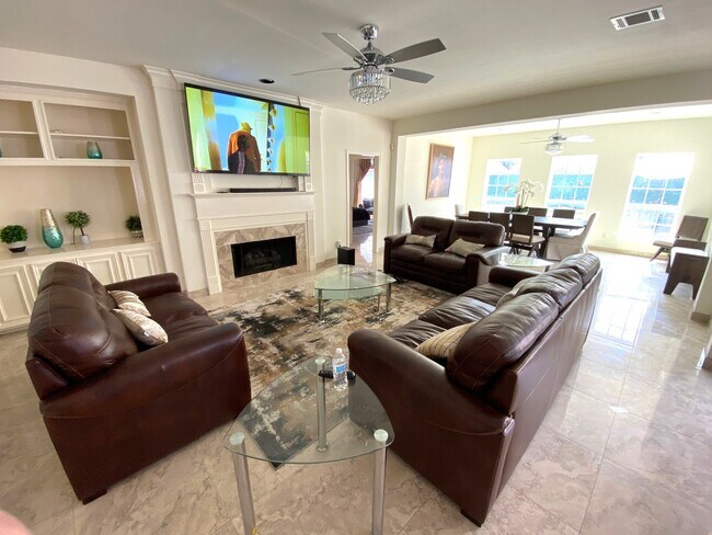 Building Photo - 3806 Shady Harbor Dr