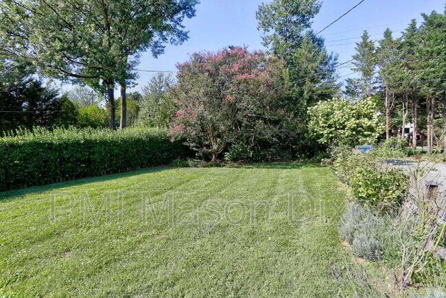 Building Photo - 5304 Springlake Way