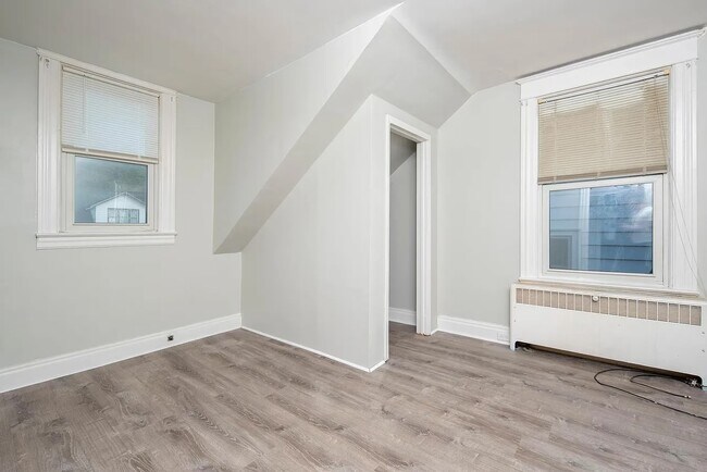 Building Photo - 857 7th Ave