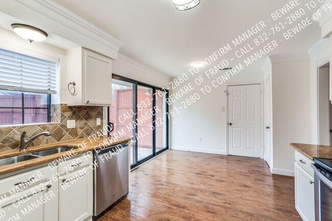 Building Photo - 3924 Coronado Dr