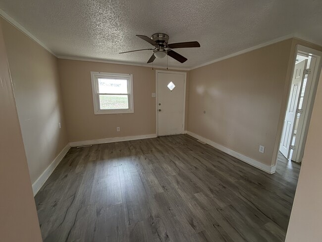 Building Photo - 1601 Macedonia Church Rd