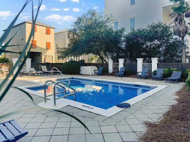 Building Photo - 50% off first months rent.  Remodeled 5 bedroom house with bikes – walking distance to the beach