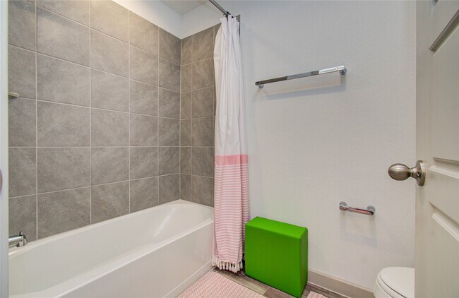 Building Photo - 12806 Rainham Ln