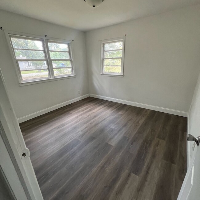 Building Photo - 1916 Dabney Dr