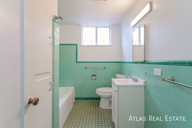 Building Photo - 2353 S Sherman St