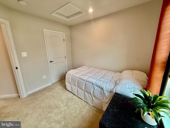 Building Photo - 70 Caswell Dr