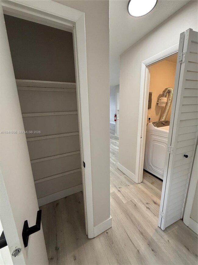 Building Photo - 921 SW 74th Terrace