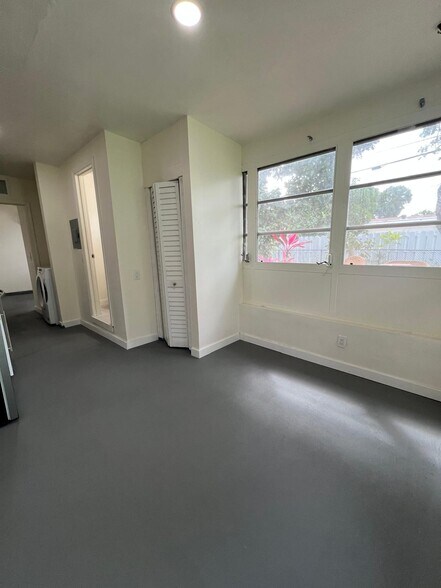 Building Photo - 6980 NW 25th St